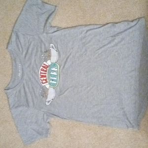 Women's small friends Central perk t-shirt